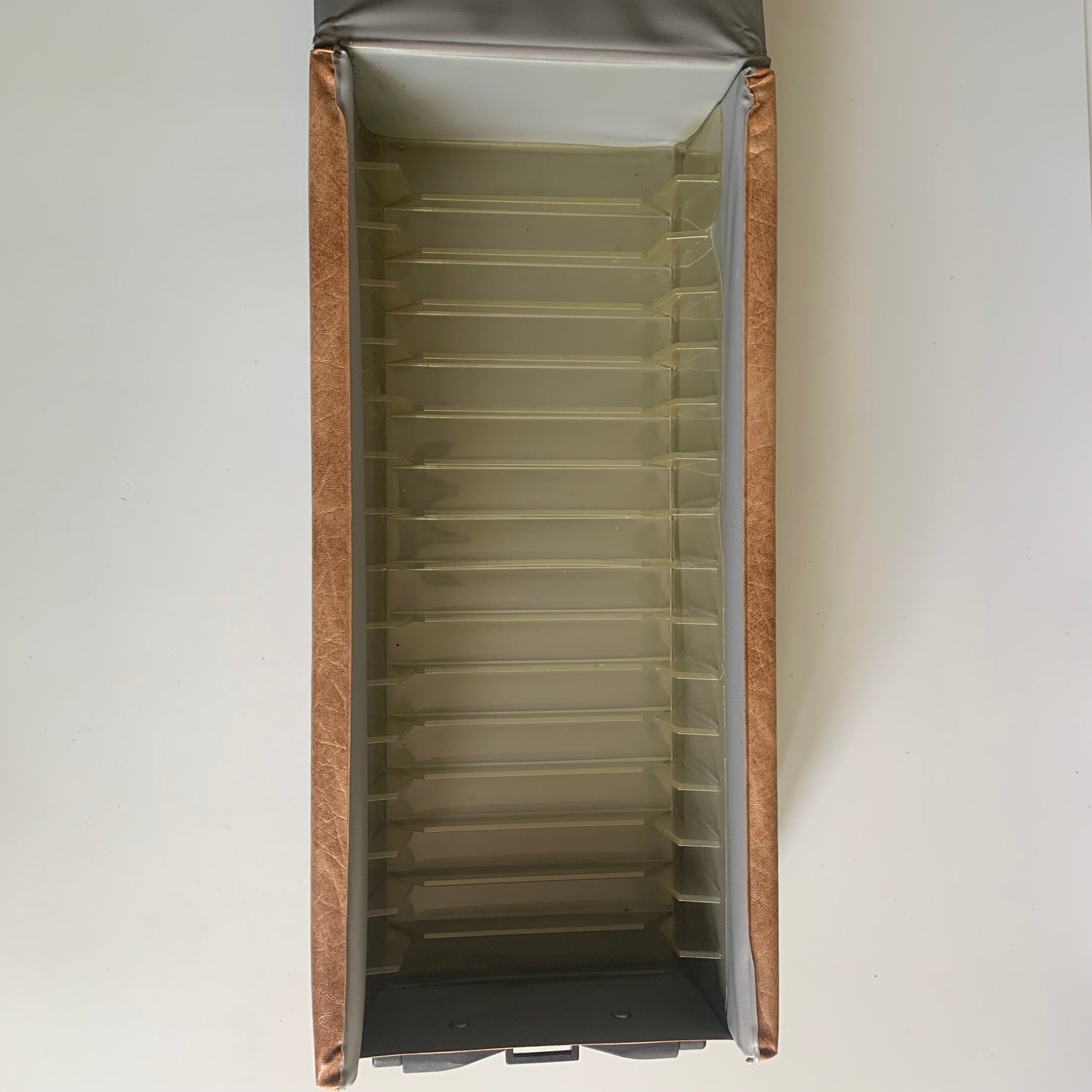 Boîte de rangement cassette audio (x16)