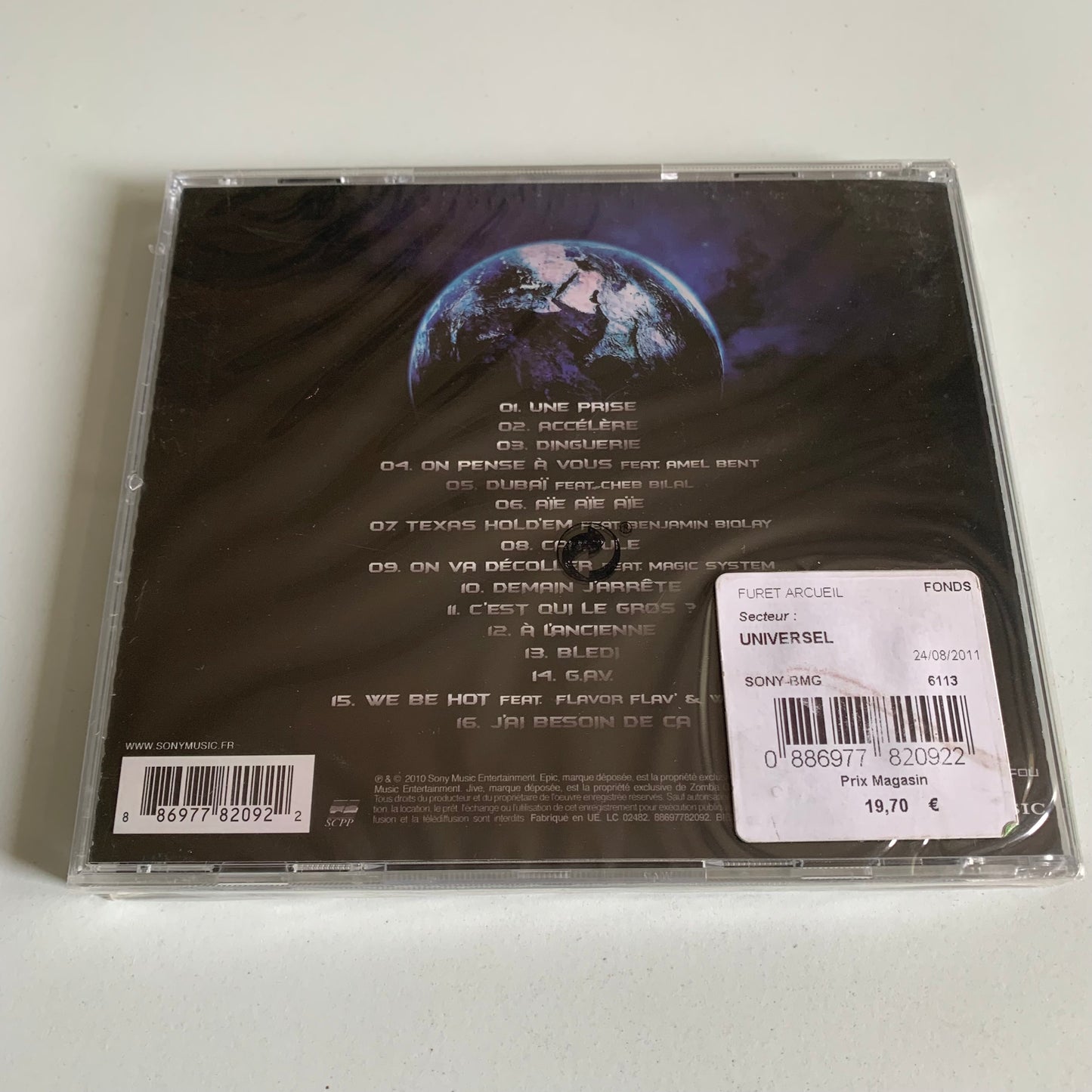 113 - Universel - 2010 Neuf