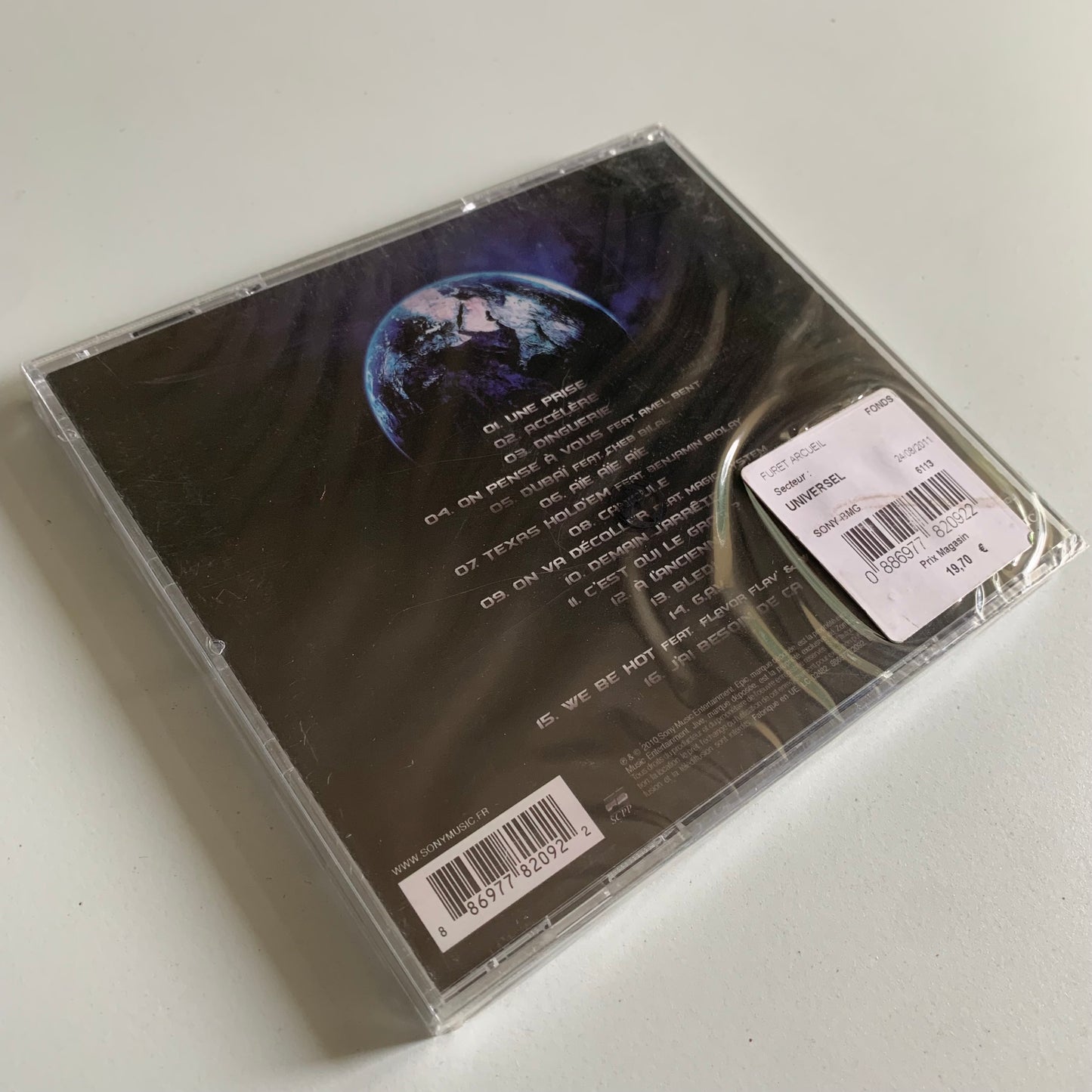 113 - Universel - 2010 Neuf