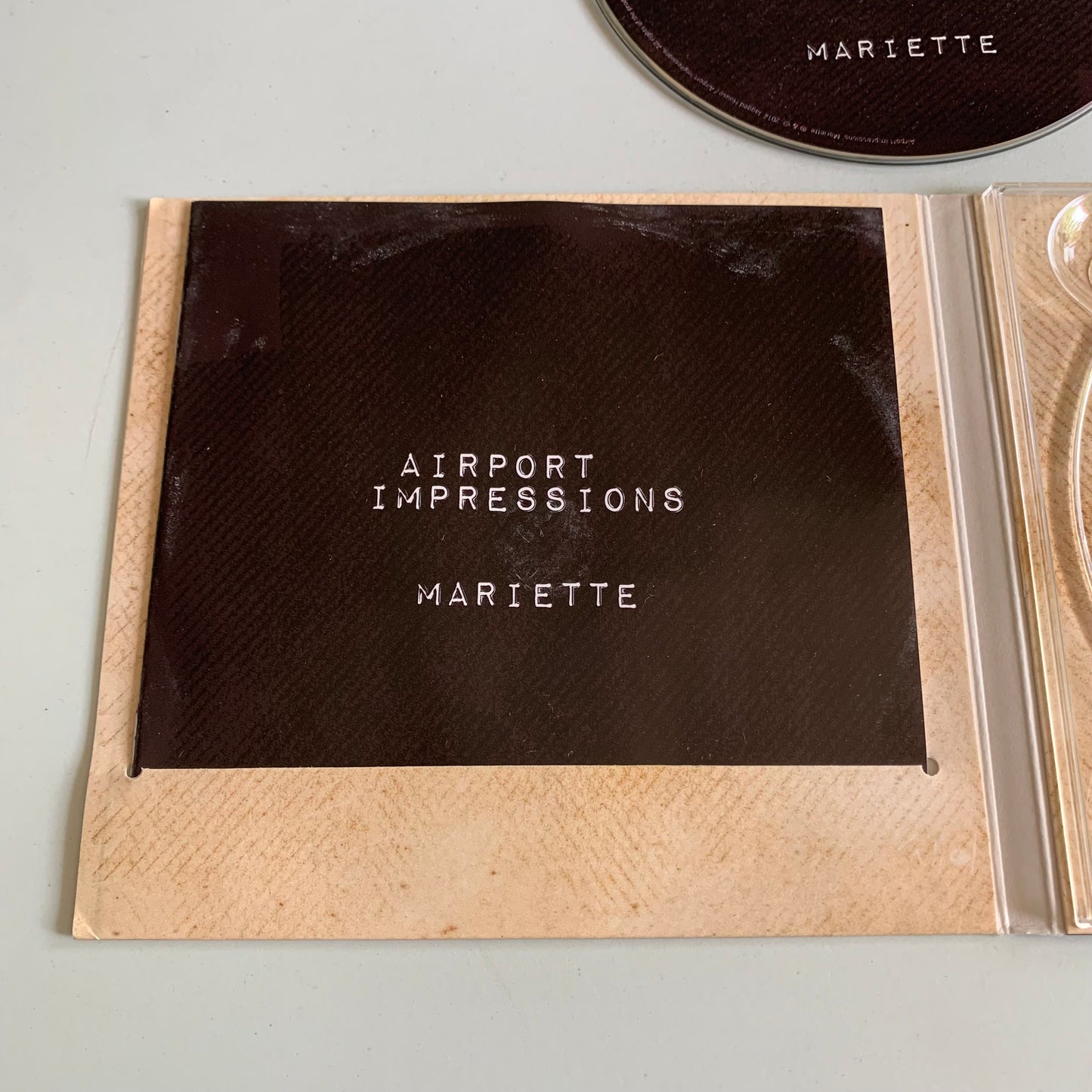 Airport Impressions - Mariette - 2014 Occasion