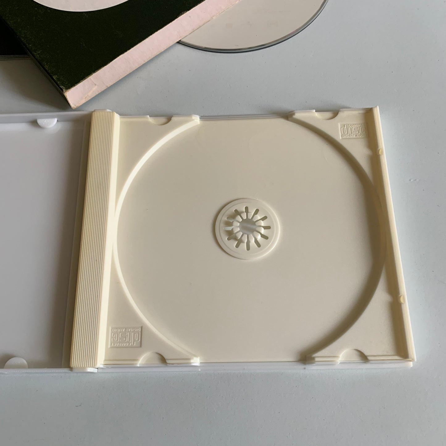 CD - Thievery Corporation - The Richest Man In Babylon - 2002 Occasion