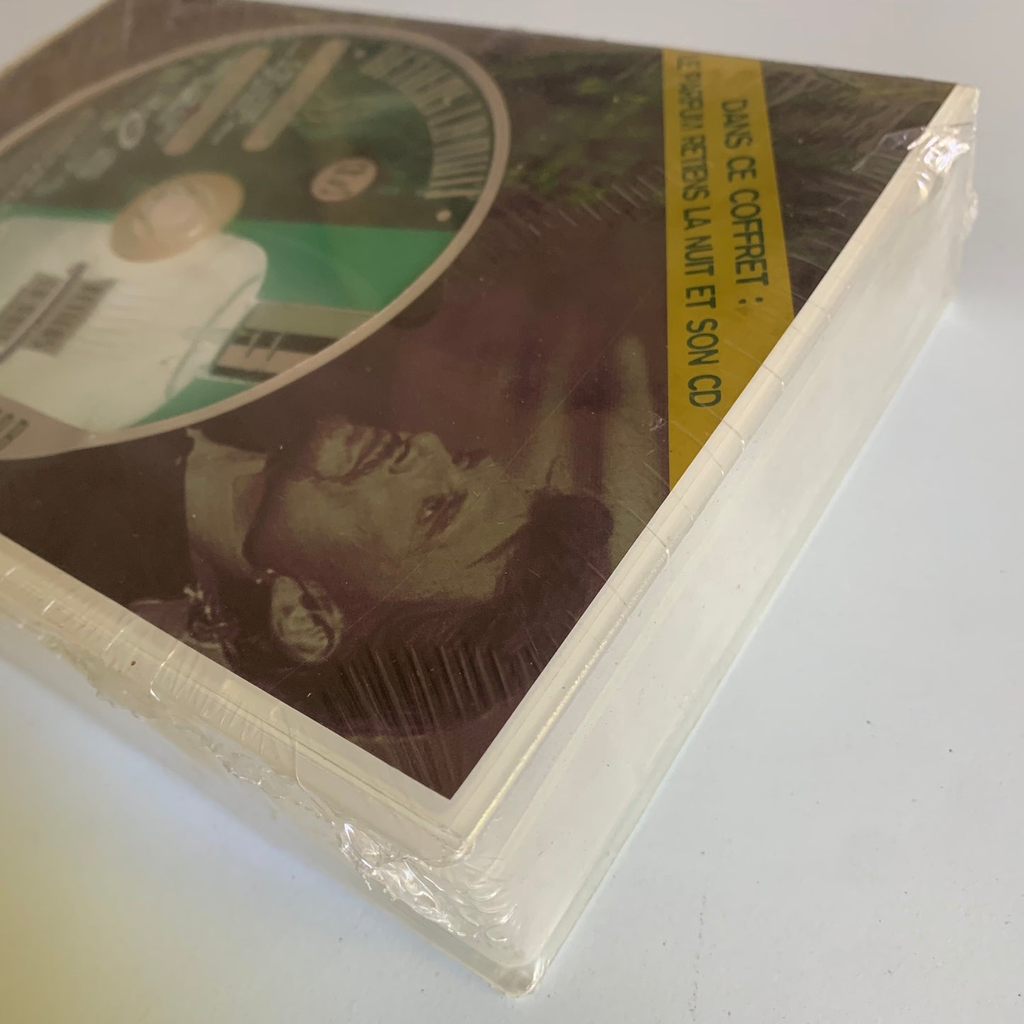 Johnny Hallyday - Coffret le Parfum Retiens la Nuit et son CD - 1998 Neuf sous blister
