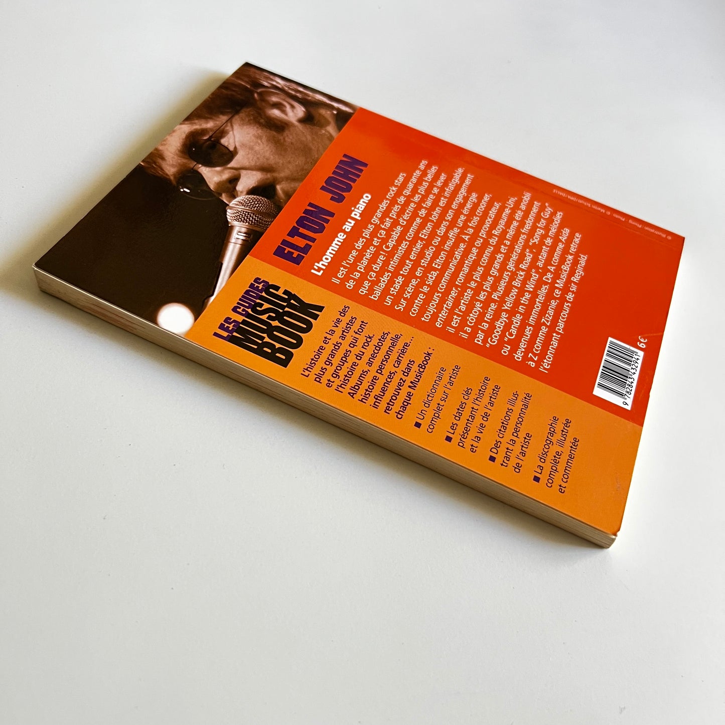Livre - Elton John - Les Guides Music Book de A à Z