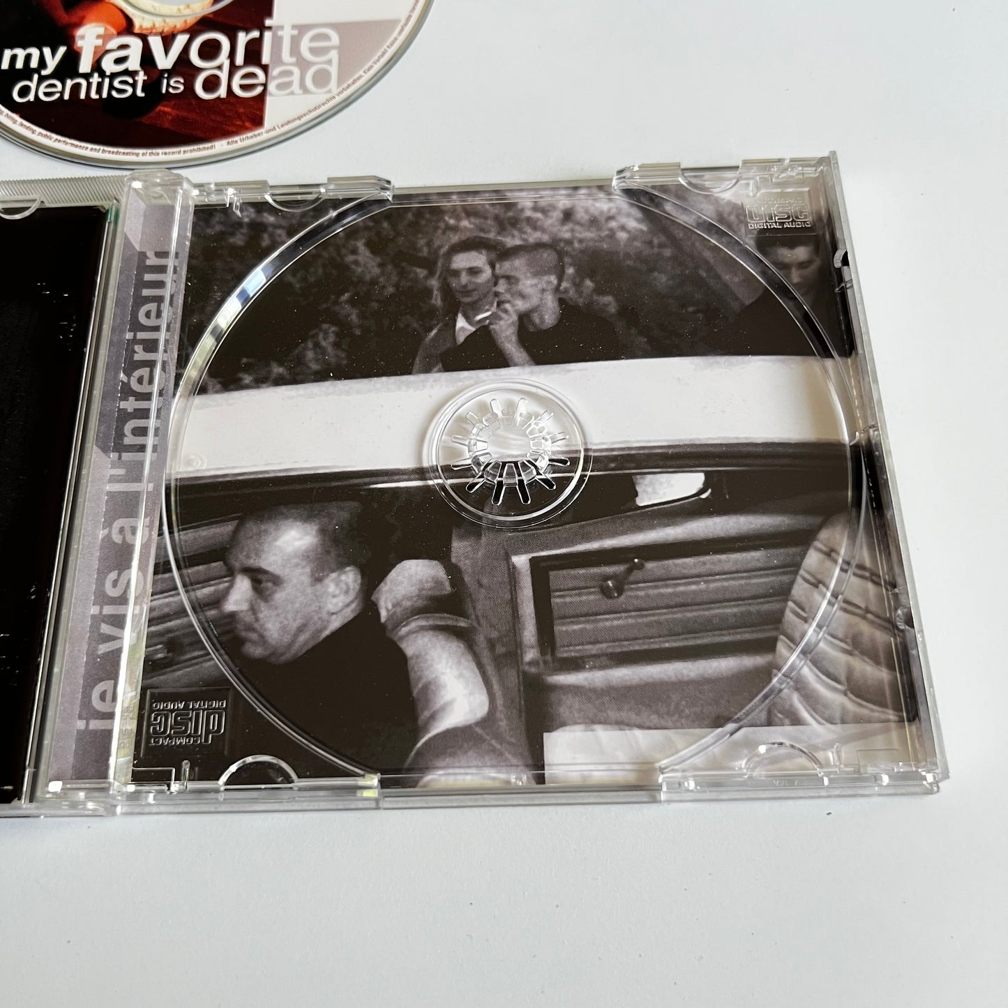 CD - My Favorite Dentist Is Dead - Je Vis A L'Intérieur - 1999