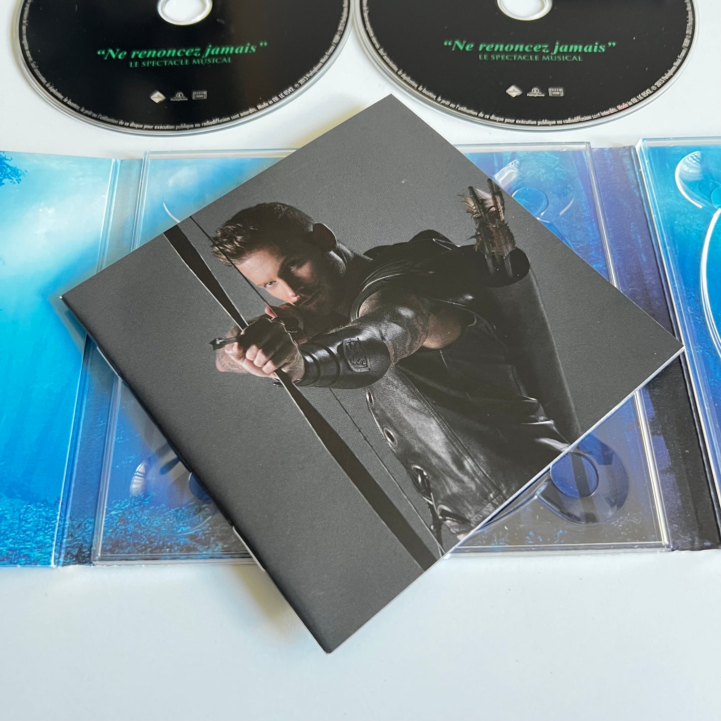 CD - Robin Des Bois - Le Spectacle Musical: Ne Renoncez Jamais - 2013