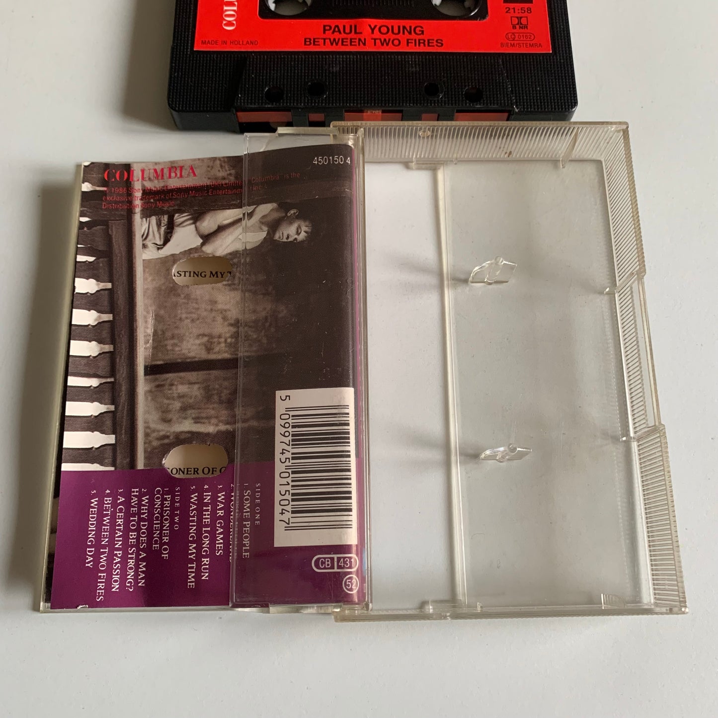 Paul Young - Between Two Fires - Occasion