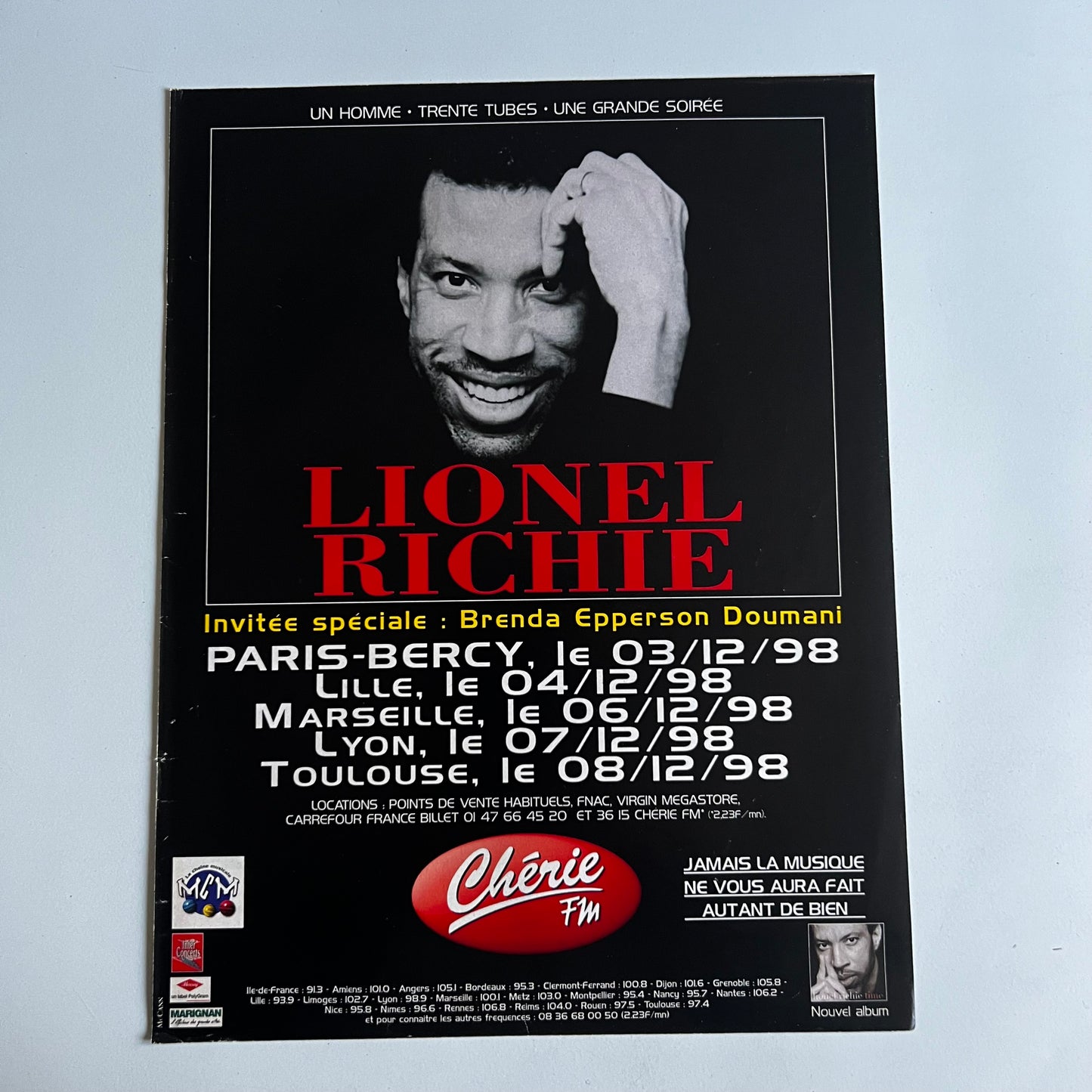 Affiche Originale Concert Lionel Richie 1998 - Page de Magazine 30x23cm