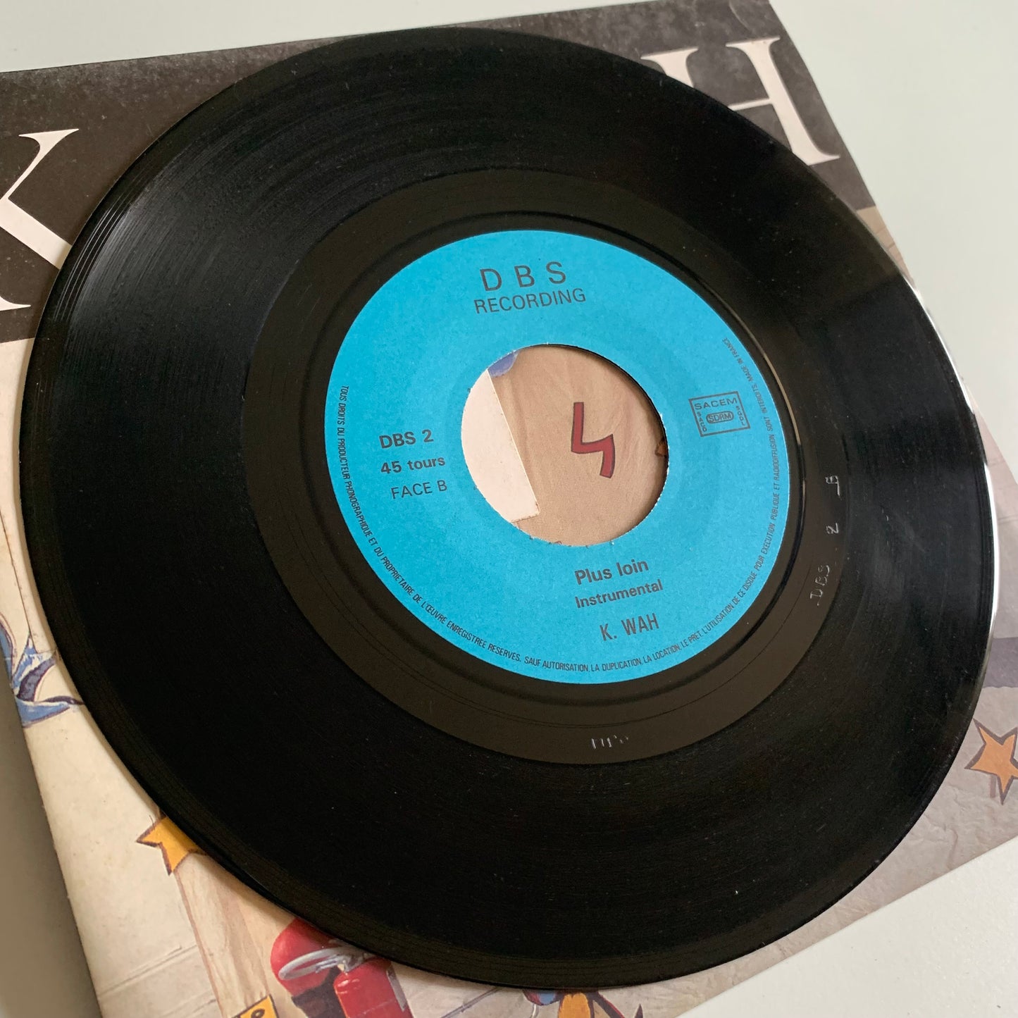 K. WAH - Plus Loin - Single Occasion