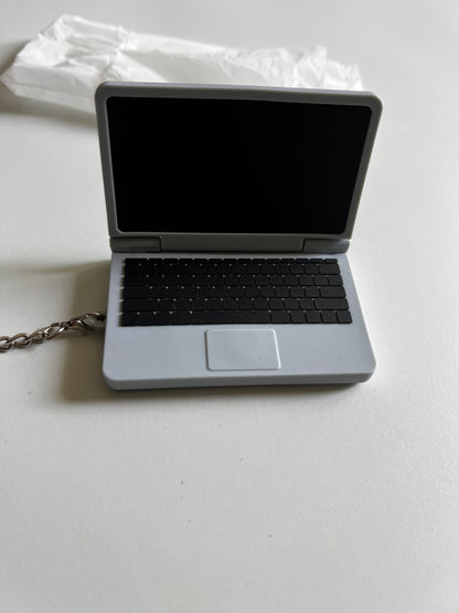 Miki - Graou - Porte-clé USB Macbook Contenant L’Album Industry Plant