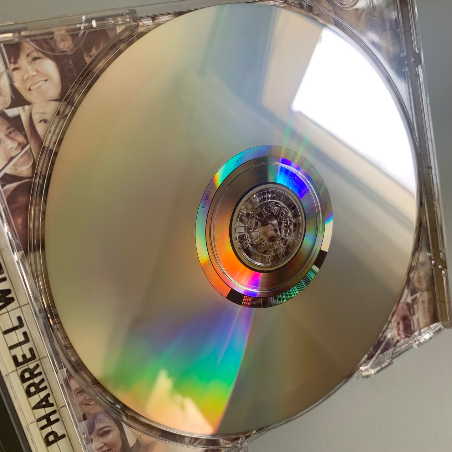 CD - Pharrell Williams - G I R L -2014 Occasion