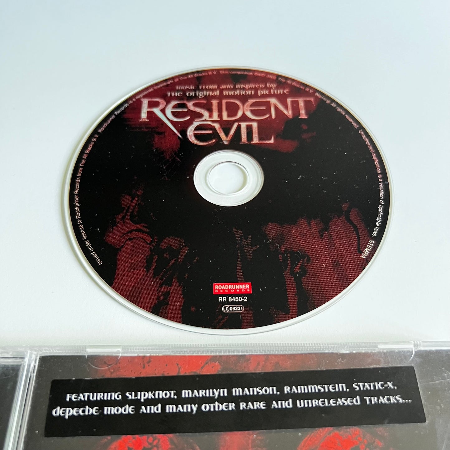 CD - Resident Evil (The Original Motion Picture) - 2002