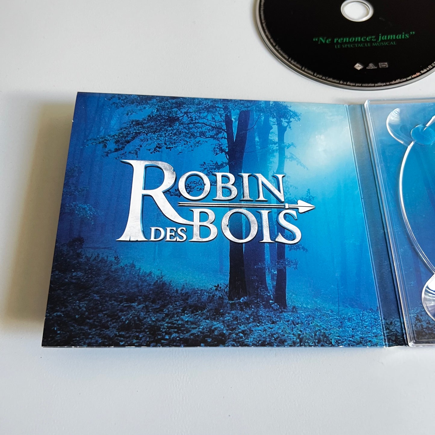 CD - Robin Des Bois - Le Spectacle Musical: Ne Renoncez Jamais - 2013
