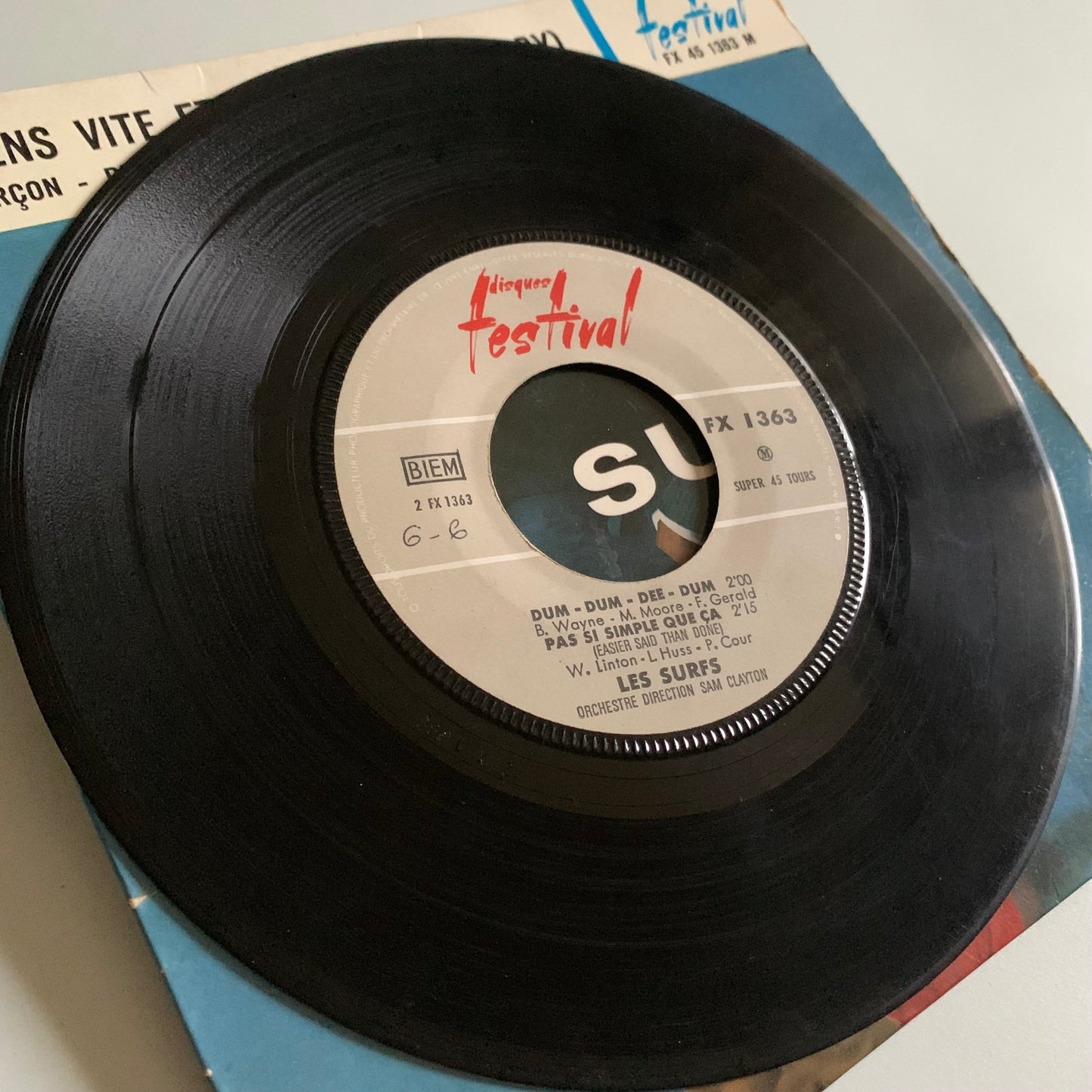 Les Surfs - Reviens Vite Et Oublie - Single 1963 Occasion