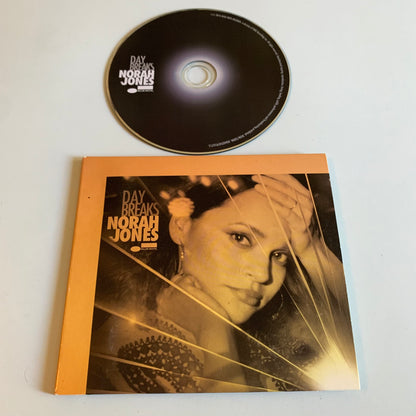 CD - Nora Jones - Day Breaks - 2016 Occasion