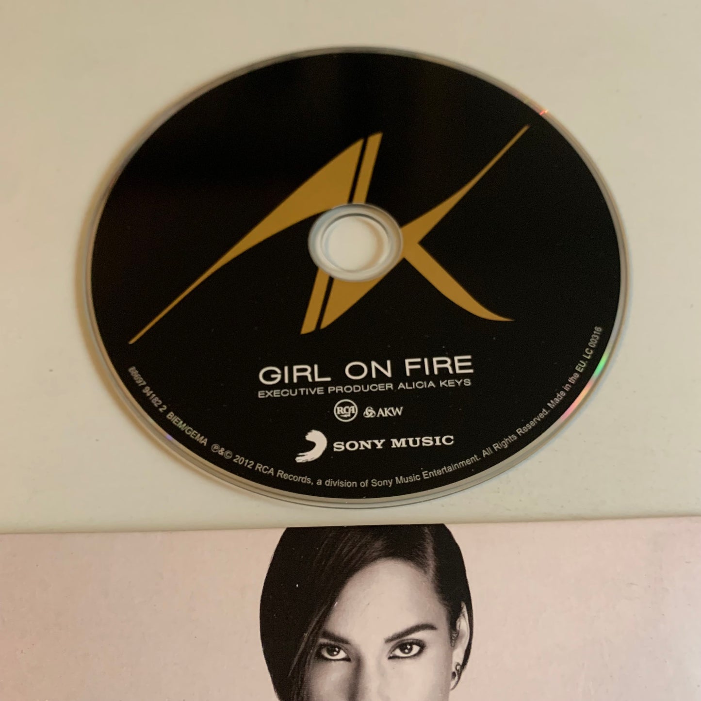 CD - Alicia Keys - Girl On Fire - 2012 Occasion