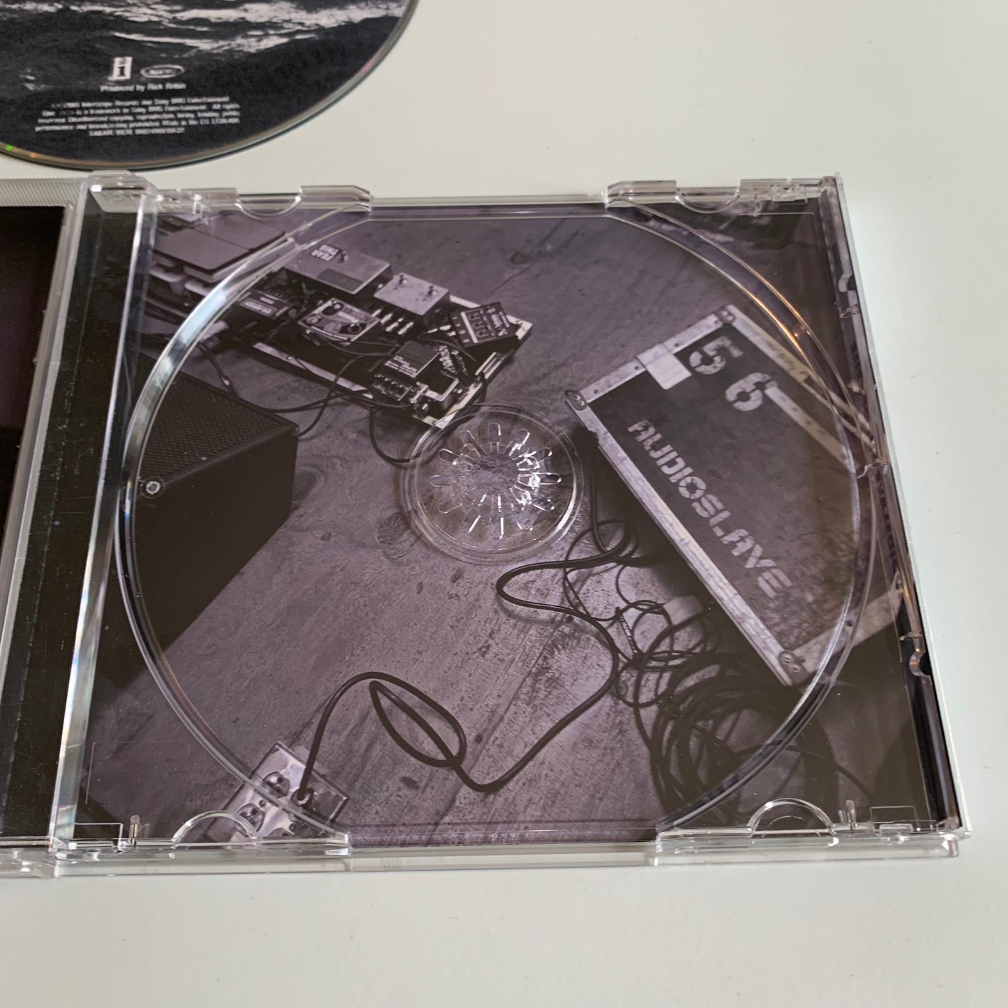 CD - Audioslave - Out Of Exile - 2005 Occasion