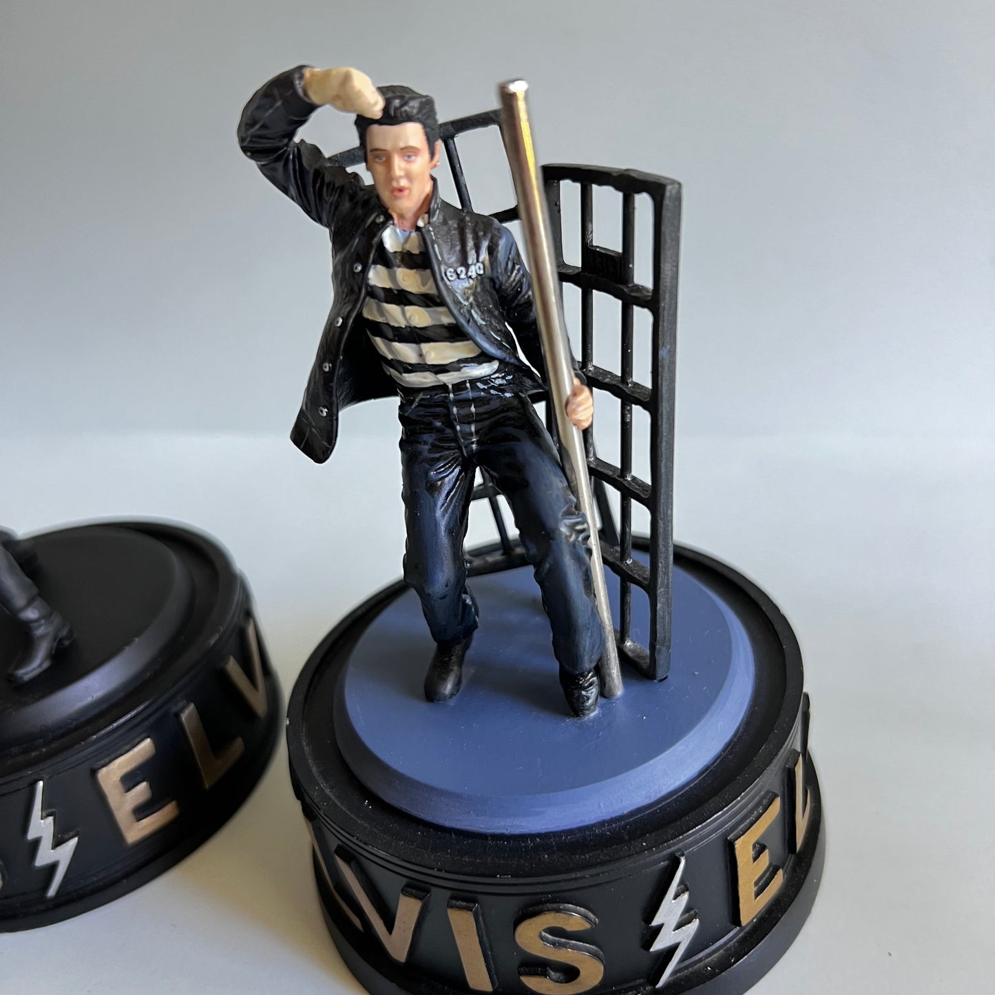 2 Figurines Elvis Presley - The King - Sings Jailhouse Rock - 1994/1998 - Limited Edition