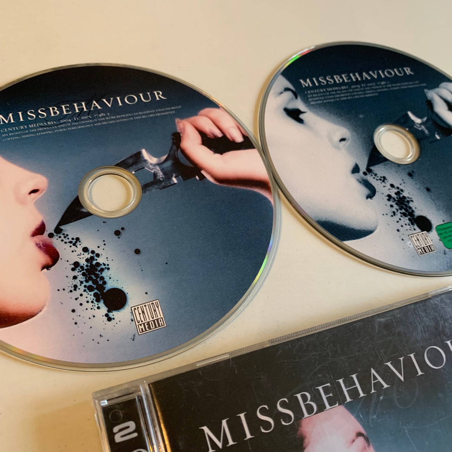 CD & DVD - Missbehaviour - 2004 Occasion