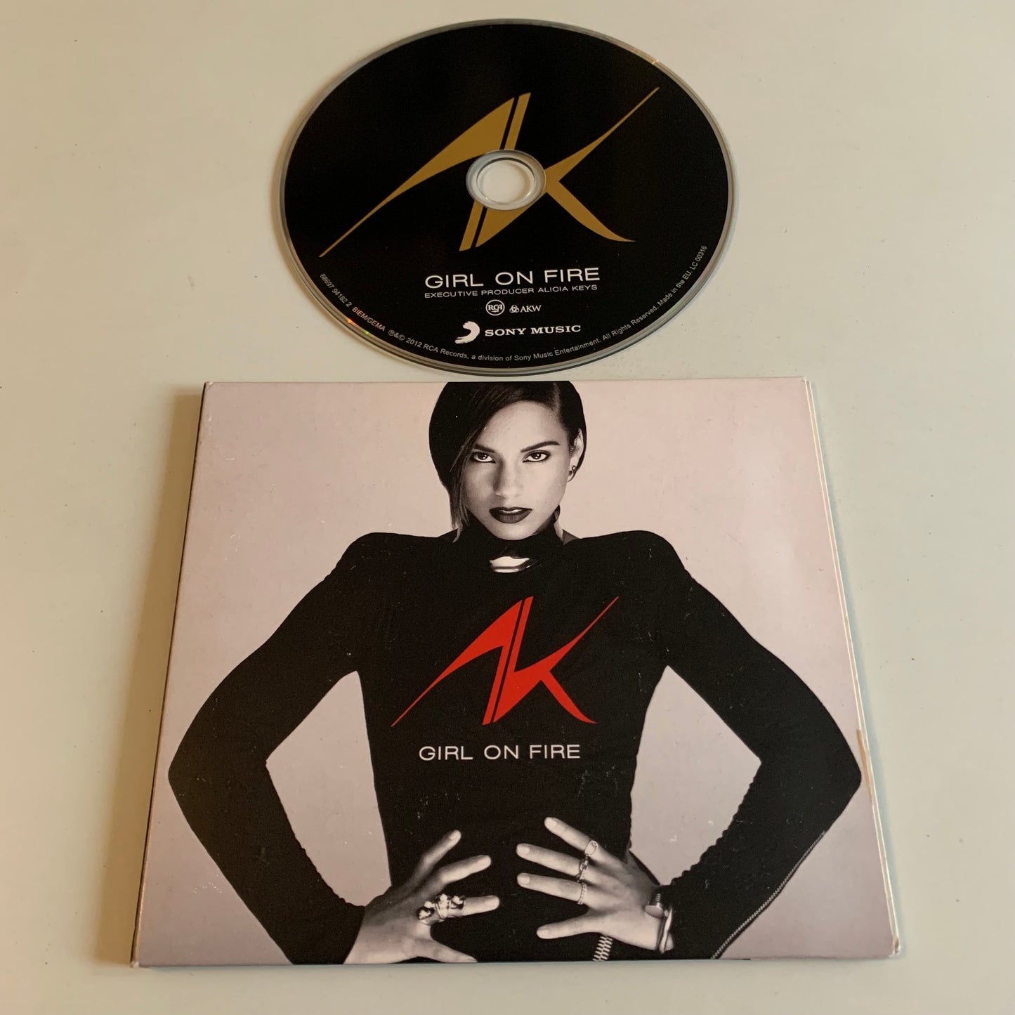 CD - Alicia Keys - Girl On Fire - 2012 Occasion