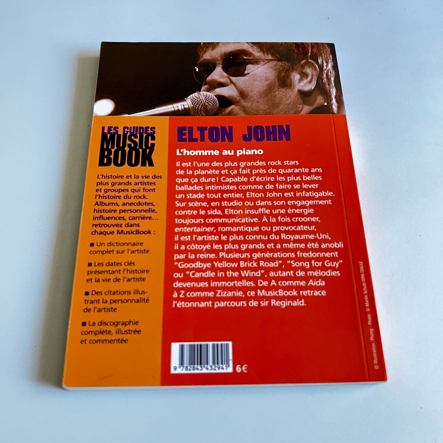 Livre - Elton John - Les Guides Music Book de A à Z