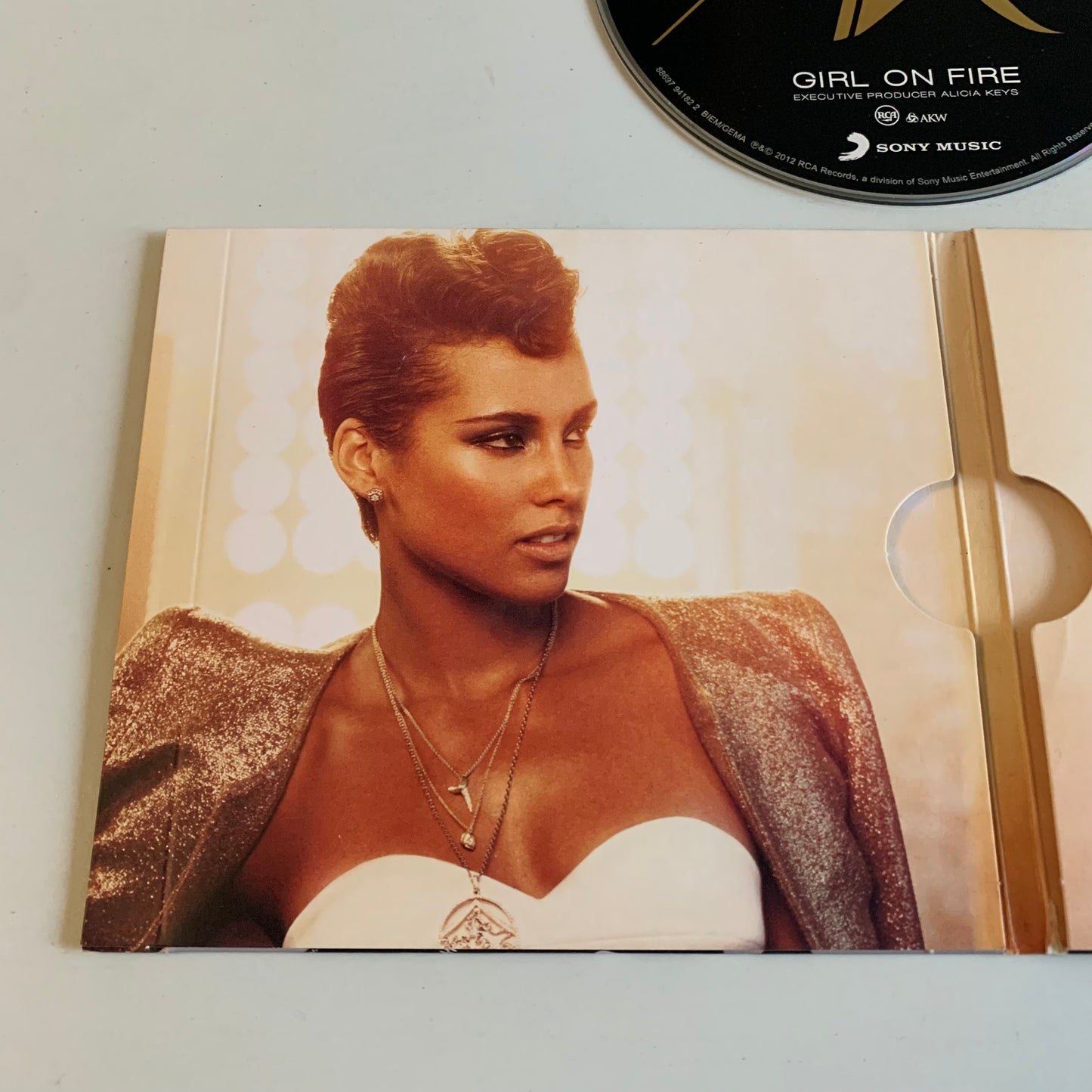 CD - Alicia Keys - Girl On Fire - 2012 Occasion