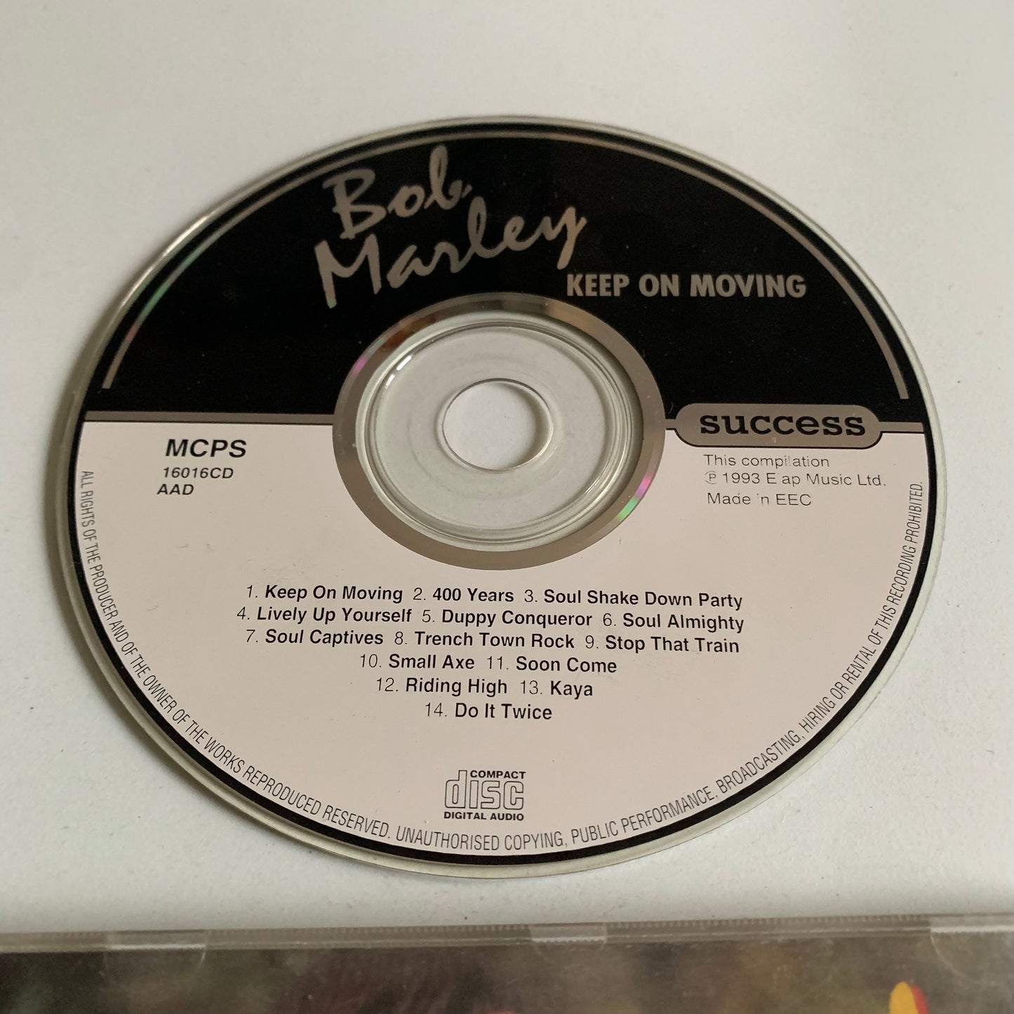 CD - Bob Marley - Keep On Moving - 2000