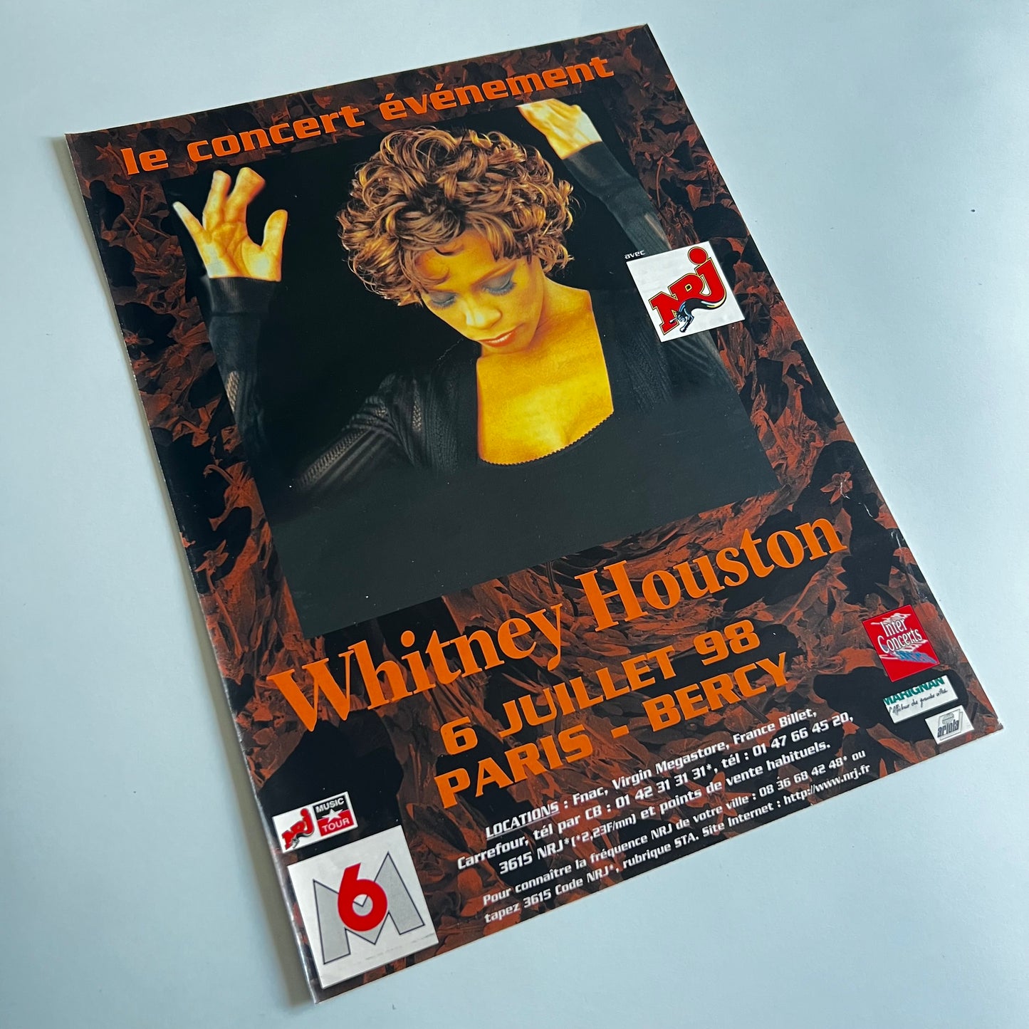 Affiche Originale Concert Whitney Houston 1998 - Page de Magazine 30x23cm
