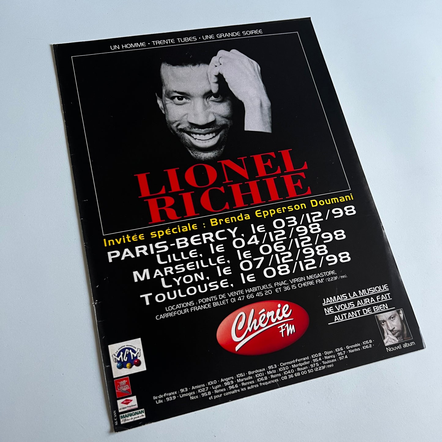 Affiche Originale Concert Lionel Richie 1998 - Page de Magazine 30x23cm