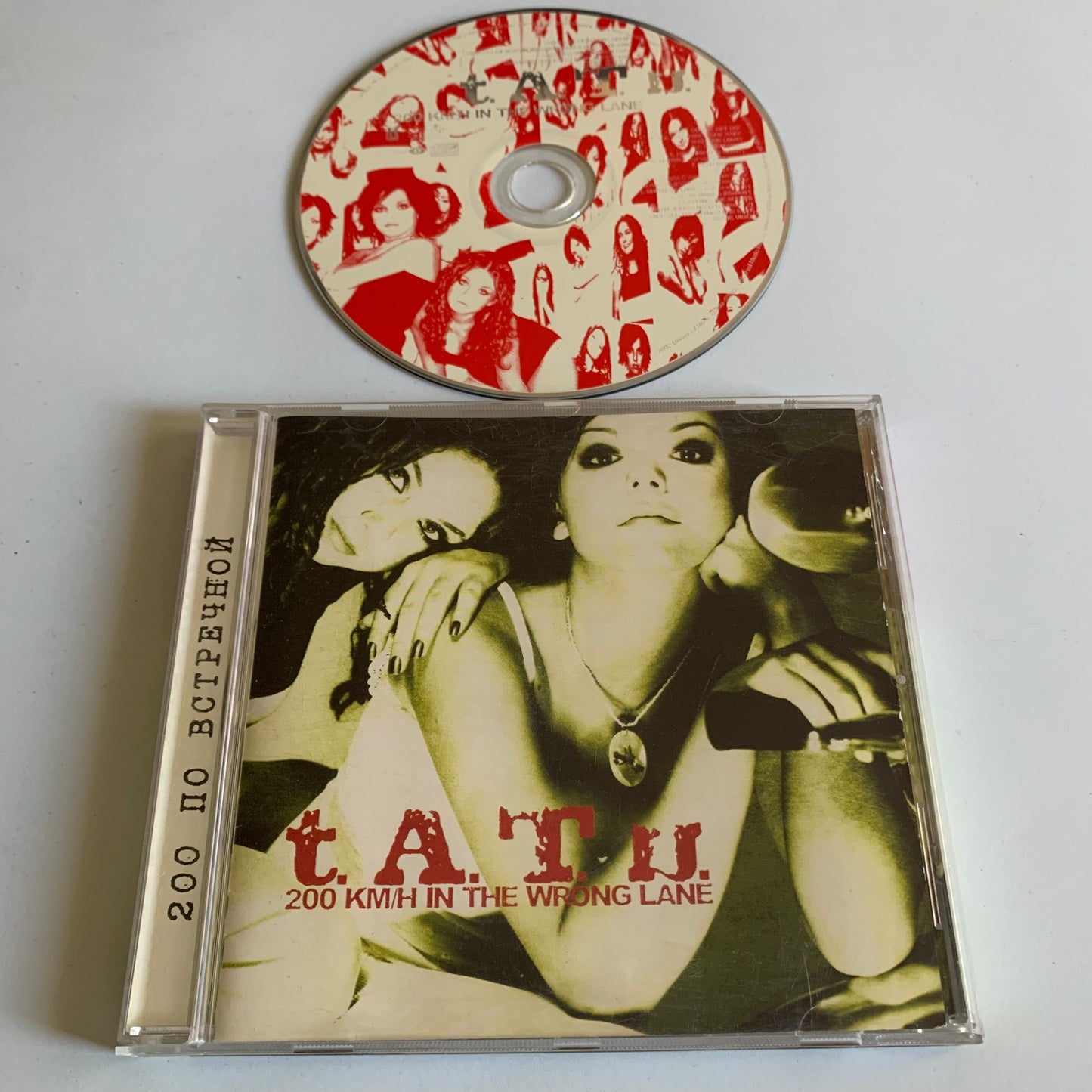 CD - t.A.T.u. - 200 Km/H In The Wrong Lane - 2002 Occasion