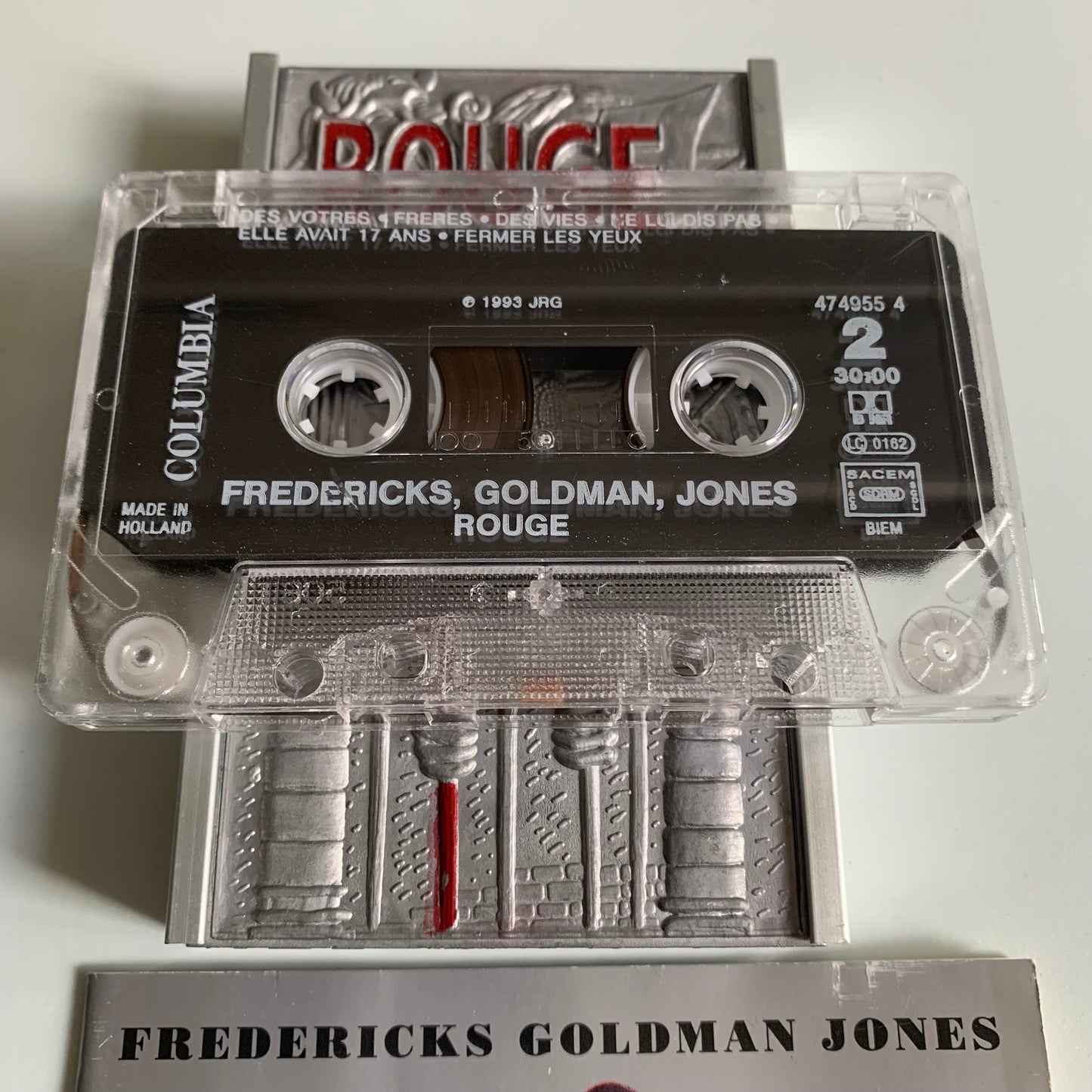Fredericks Goldman Jones - Rouge - Metal Box - 1993 Occasion