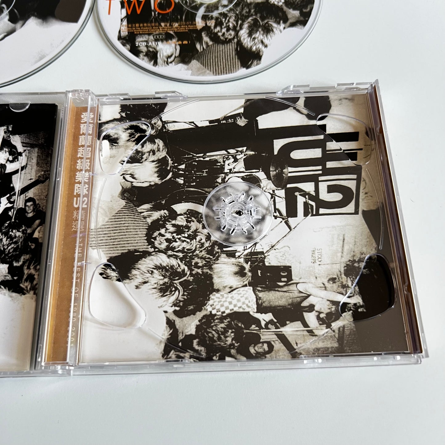 CD - U2 - The Best Of 1980-2001 - China